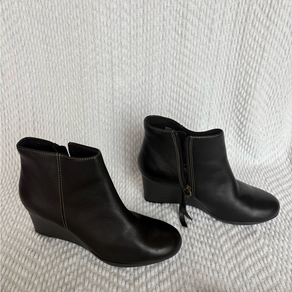 Clarks Black Leather Wedge Booties - Picture 2 of 6
